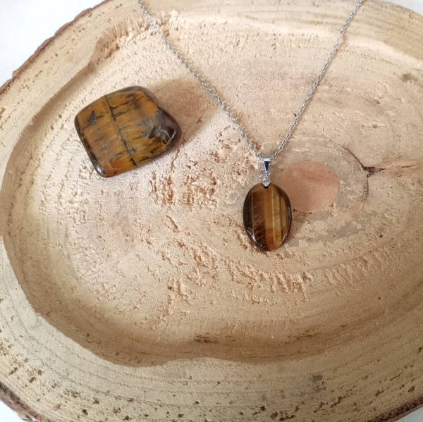 Náhrdelník s polodrahokamem, (1)