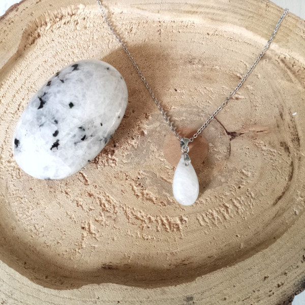 Náhrdelník s polodrahokamem, (1)