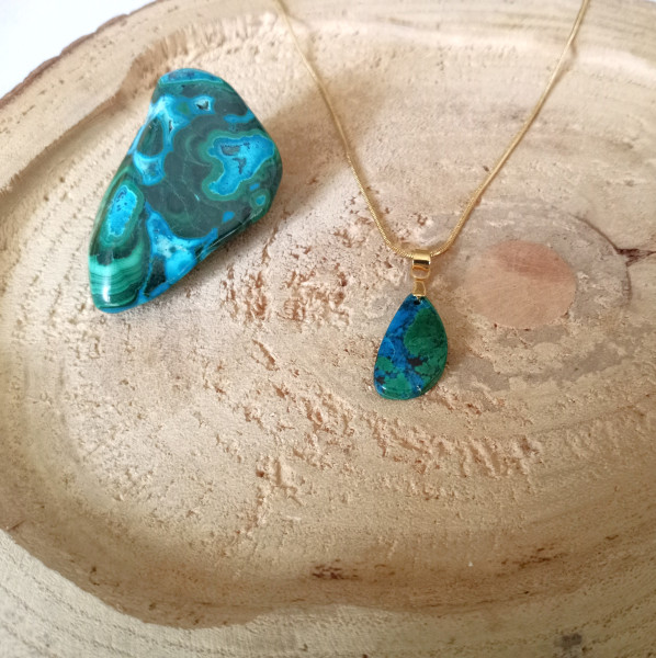 Náhrdelník s polodrahokamem, (1)