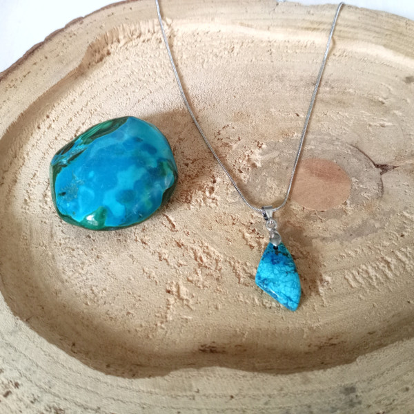 Náhrdelník s polodrahokamem, (2)