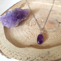 Náhrdelník s polodrahokamem, přírodní kámen Ametyst