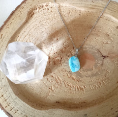 Náhrdelník s polodrahokamem, (2)